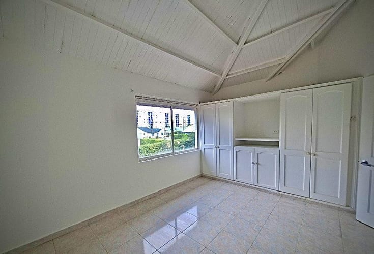 Casa de 4 alcobas en venta en Ricaurte, 208 m² · foto 2 de 6