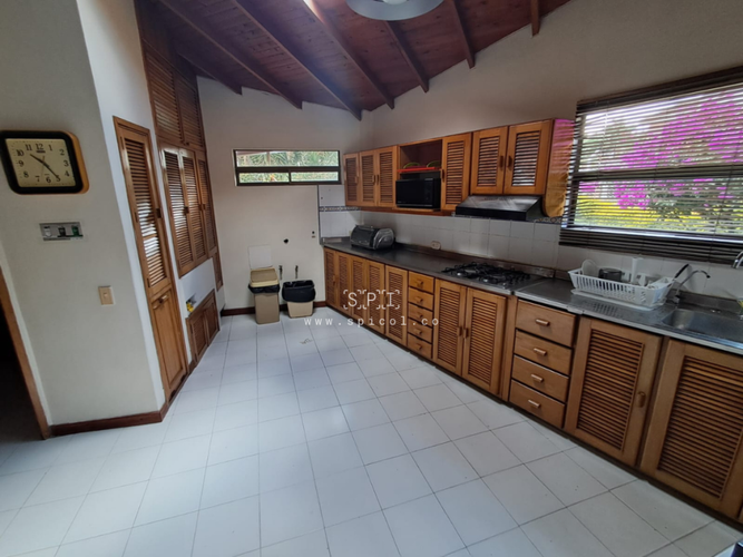 Casa de 13 alcobas en arriendo en Gualanday, Rionegro, 290 m² · foto 4 de 24