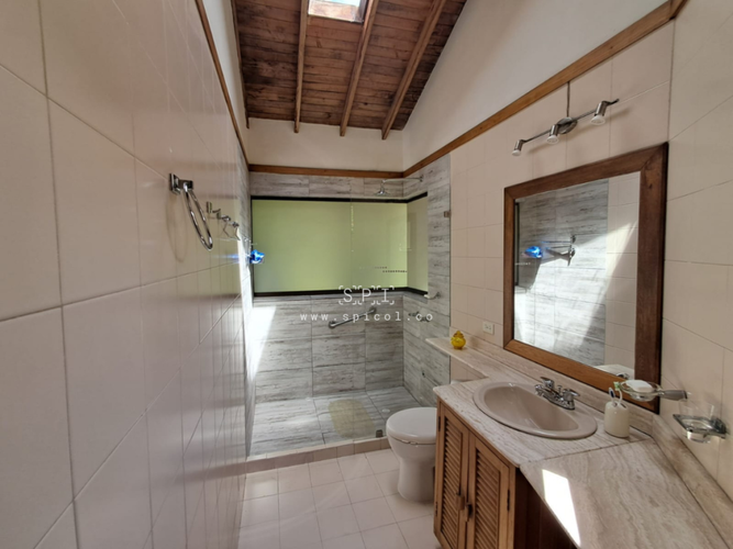 Casa de 13 alcobas en arriendo en Gualanday, Rionegro, 290 m² · foto 8 de 24
