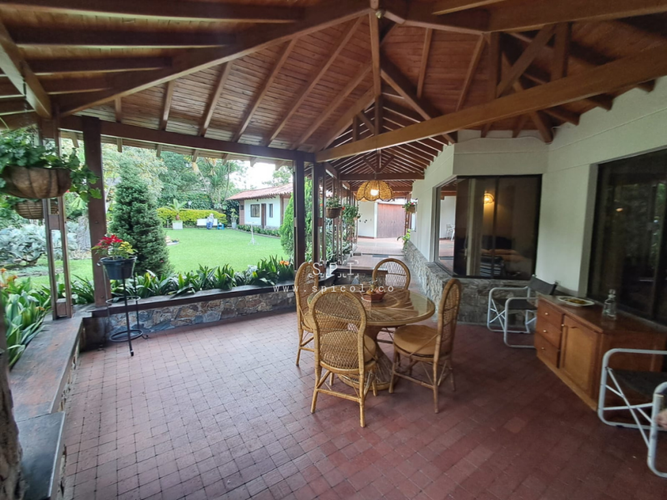 Casa de 13 alcobas en arriendo en Gualanday, Rionegro, 290 m² · foto 10 de 24