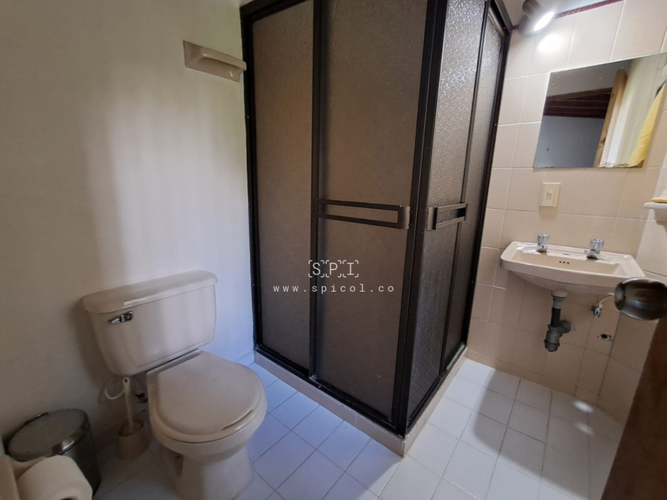 Casa de 13 alcobas en arriendo en Gualanday, Rionegro, 290 m² · foto 11 de 24