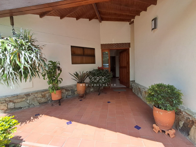 Casa de 13 alcobas en arriendo en Gualanday, Rionegro, 290 m² · foto 13 de 24