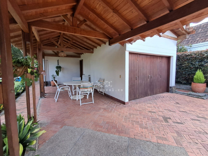 Casa de 13 alcobas en arriendo en Gualanday, Rionegro, 290 m² · foto 16 de 24