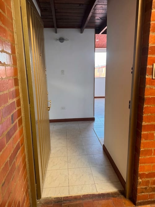 Apartamento de 3 alcobas en venta en Castilla, Bogotá, 58 m² · foto 5 de 11