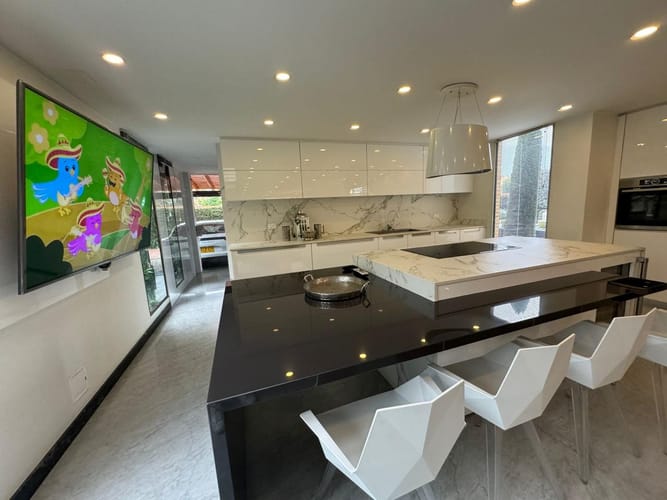Casa de 4 alcobas en venta en Casa Blanca, Bogotá, 320 m² · foto 3 de 9