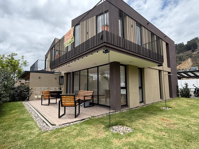 Casa de 4 alcobas en venta en Siberia, Cota, 184 m² · foto 2 de 16