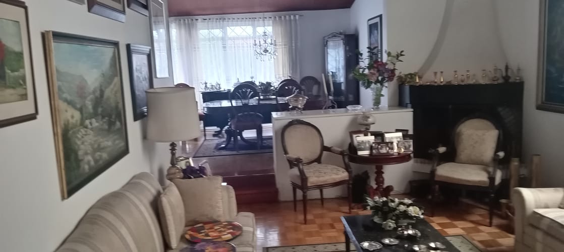 Casa de 3 alcobas en venta en Cedritos, Bogotá, 375 m² · foto 3 de 24