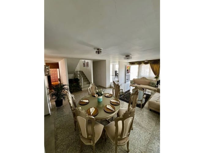 Casa de 4 alcobas en venta en El Tabor, Barranquilla, 341 m² · foto 3 de 10