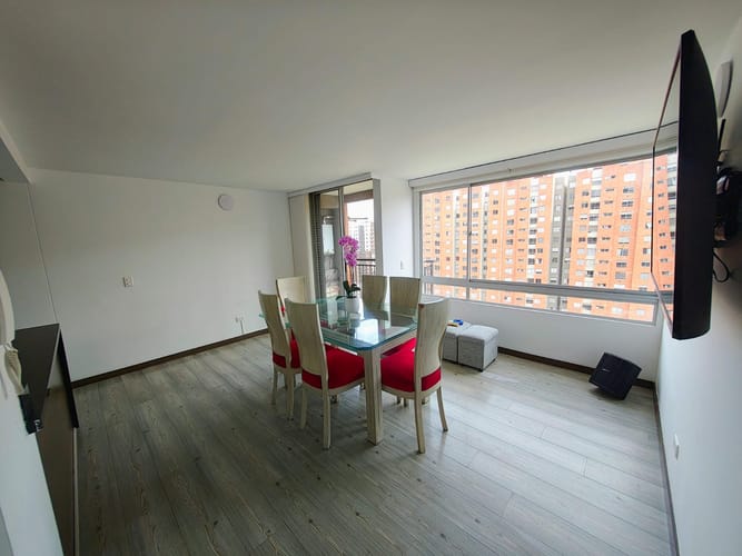 Apartamento de 3 alcobas en venta en El Vergel Oriental, Bogotá, 87 m² · foto 2 de 21