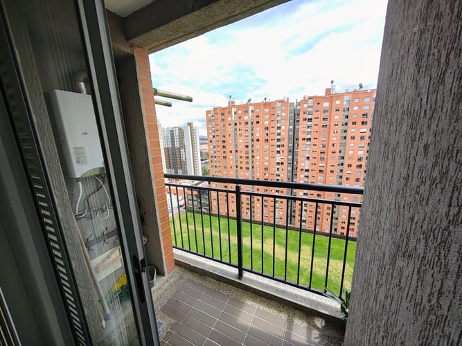Apartamento de 3 alcobas en venta en El Vergel Oriental, Bogotá, 87 m² · foto 3 de 21