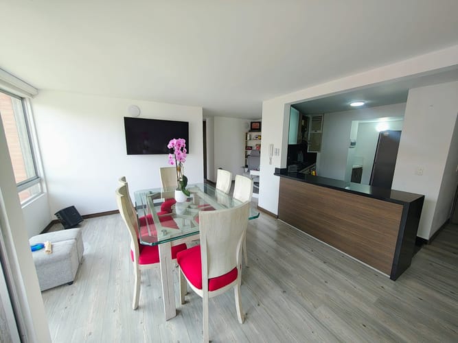 Apartamento de 3 alcobas en venta en El Vergel Oriental, Bogotá, 87 m² · foto 4 de 21
