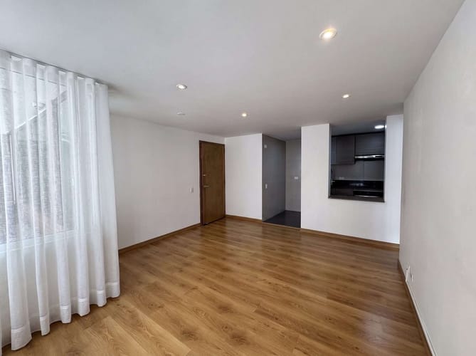 Apartamento de 1 alcoba en arriendo en Chicó Navarra, Bogotá, 51 m² · foto 4 de 9