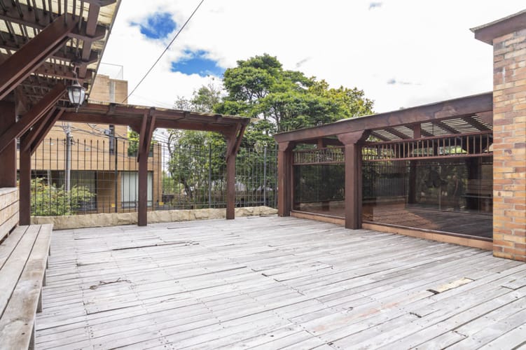 Casa de 3 alcobas en venta en Chicó Alto, Bogotá, 940 m² · foto 3 de 24
