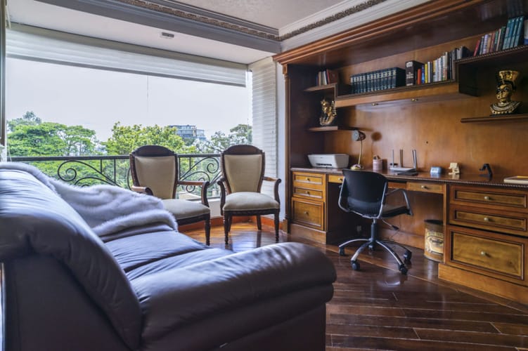 Casa de 3 alcobas en venta en Chicó Alto, Bogotá, 940 m² · foto 11 de 24