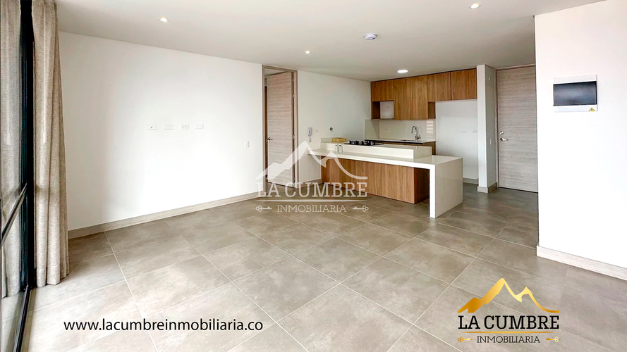 Apartamento de 2 alcobas en arriendo en Los Balsos, Medellín, 100 m² · foto 2 de 18