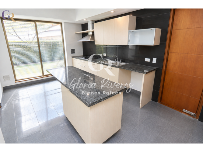 Casa de 3 alcobas en arriendo en Rozo, Cota, 254 m² · foto 9 de 24