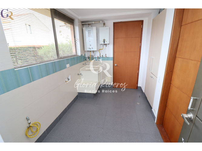 Casa de 3 alcobas en arriendo en Rozo, Cota, 254 m² · foto 10 de 24
