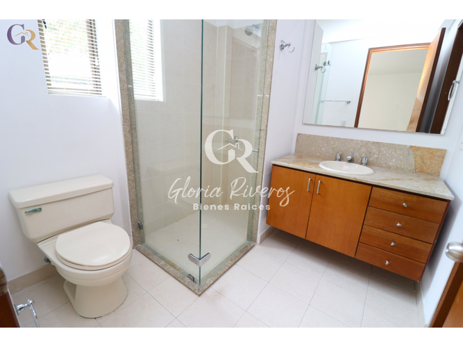 Casa de 3 alcobas en arriendo en Rozo, Cota, 254 m² · foto 14 de 24