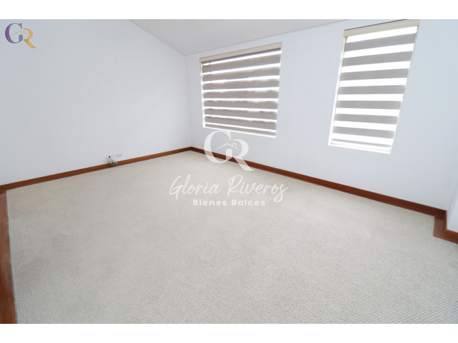Casa de 3 alcobas en arriendo en Rozo, Cota, 254 m² · foto 23 de 24