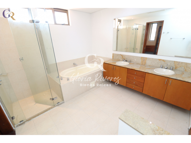 Casa de 3 alcobas en arriendo en Rozo, Cota, 254 m² · foto 24 de 24