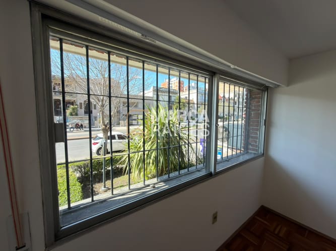 Alquiler Apartamento 1 Dormitorio planta baja. Pocitos, Montevideo · Foto 7