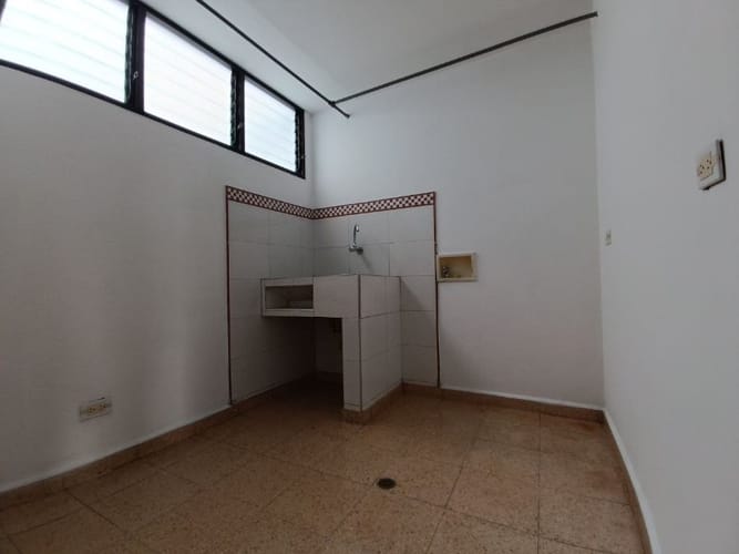 Apartamento de 3 alcobas en arriendo en Florida Nueva, Medellín, 90 m² · foto 8 de 11