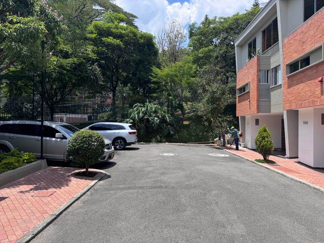 Casa de 4 alcobas en venta en El Poblado, Medellín, 204 m² · foto 2 de 24