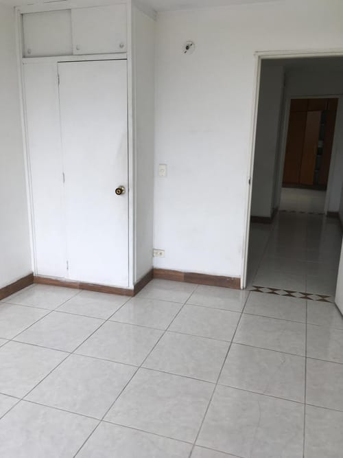 Apartamento de 4 alcobas en venta en Los Angeles, Medellín, 136 m² · foto 4 de 10