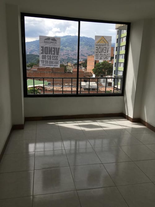 Apartamento de 4 alcobas en venta en Los Angeles, Medellín, 136 m² · foto 5 de 10