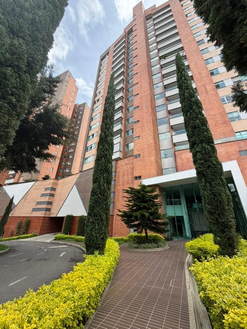 Apartamento de 3 alcobas en venta en Loma Del Esmeraldal, Envigado, 116 m² · foto 2 de 24