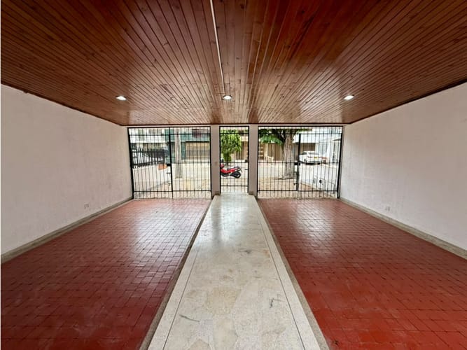 Casa de 3 alcobas en venta en La Flora, Cali, 160 m² · foto 2 de 22