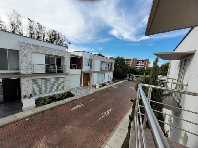 Casa de 3 alcobas en venta en La Ceja, 170 m² · foto 2 de 22