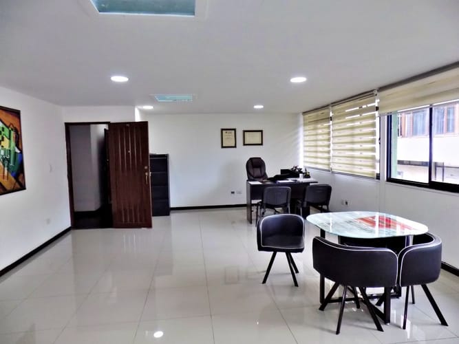 Oficina en venta en El Centro, Manizales, 46 m² · foto 2 de 5