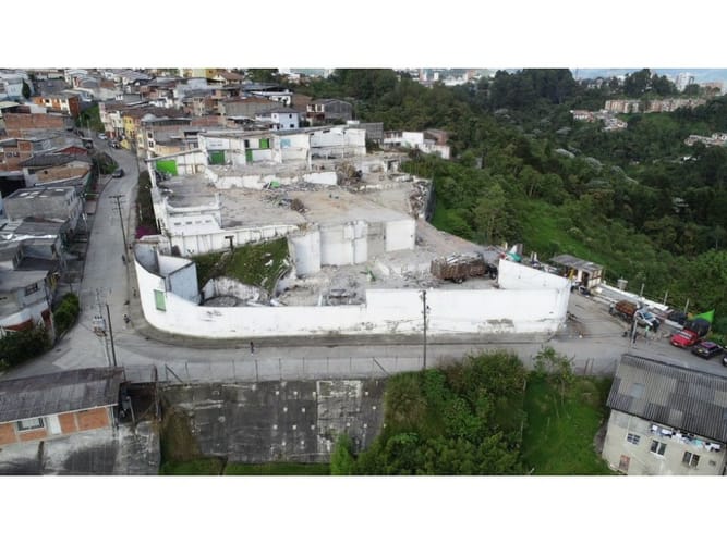 Lote en venta en El Campin, Manizales, 32692 m² · foto 3 de 5