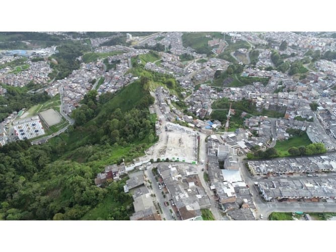 Lote en venta en El Campin, Manizales, 32692 m² · foto 4 de 5