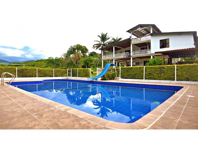 Finca en venta en Santagueda, Manizales, 622 m² · foto 2 de 24