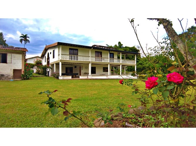 Finca en venta en Santagueda, Manizales, 622 m² · foto 3 de 24