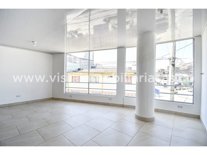 Local en venta en Colombia, Manizales, 70 m² · foto 2 de 8