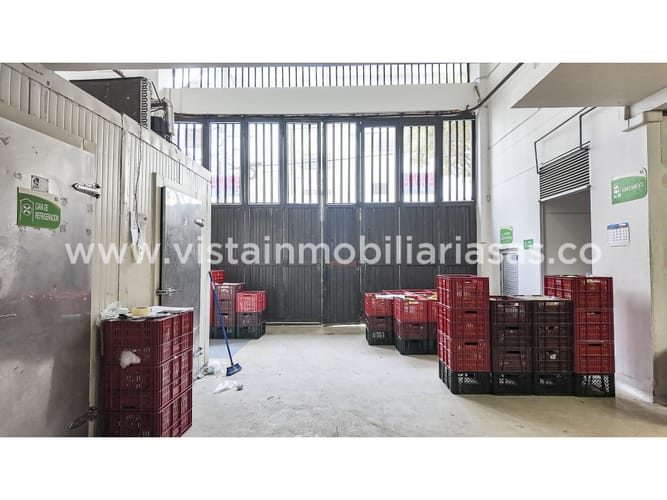 Edificio en venta en La Arboleda, Manizales, 1676 m² · foto 2 de 7