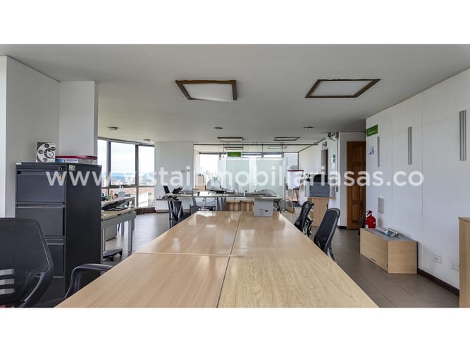 Oficina en arriendo en El Trebol, Manizales, 120 m² · foto 2 de 9
