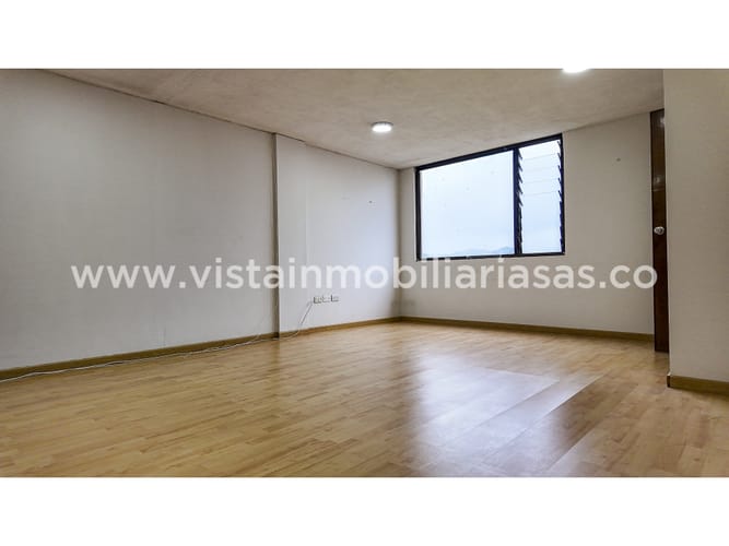 Oficina en arriendo en Los Rosales, Manizales, 25 m² · foto 2 de 3