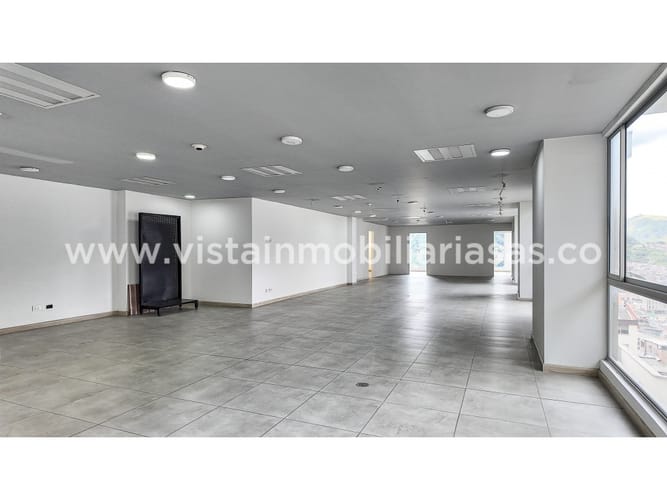 Local en venta en Avenida Santander, Manizales, 170 m² · foto 2 de 13