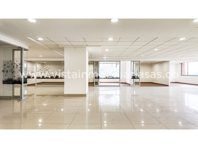 Oficina en arriendo en El Centro, Manizales, 223 m² · foto 2 de 21