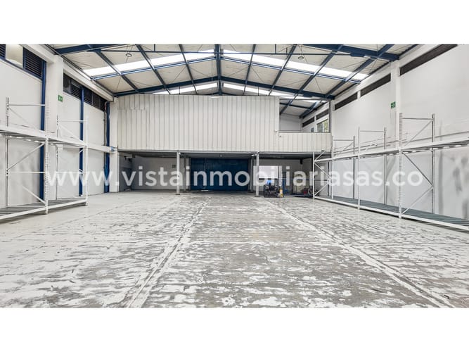 Bodega en arriendo en Vía Panamericana, Manizales, 3580 m² · foto 2 de 24