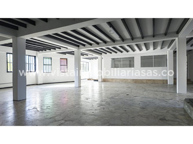 Local en arriendo en Versalles, Manizales, 320 m² · foto 2 de 12