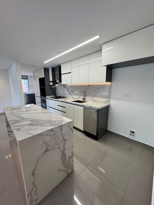Apartamento de 3 alcobas en arriendo en Loma Del Esmeraldal, Envigado, 130 m² · foto 21 de 24