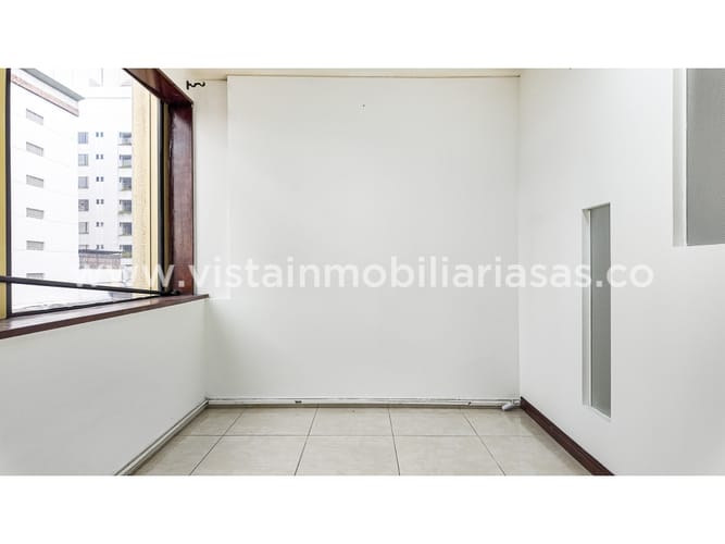 Oficina en venta en El Centro, Manizales, 41 m² · foto 2 de 8