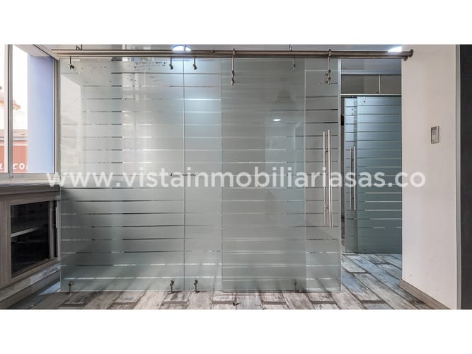 Oficina en arriendo en El Centro, Manizales, 42 m² · foto 2 de 10