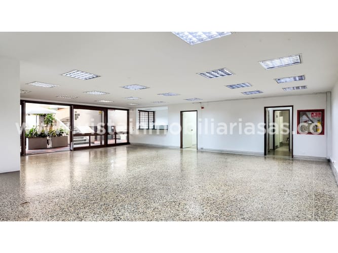 Local en arriendo en El Centro, Manizales, 200 m² · foto 2 de 9