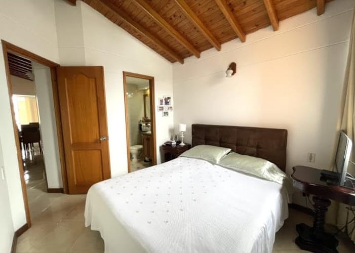 Apartamento de 2 alcobas en venta en Laureles, Medellín, 63 m² · foto 9 de 13